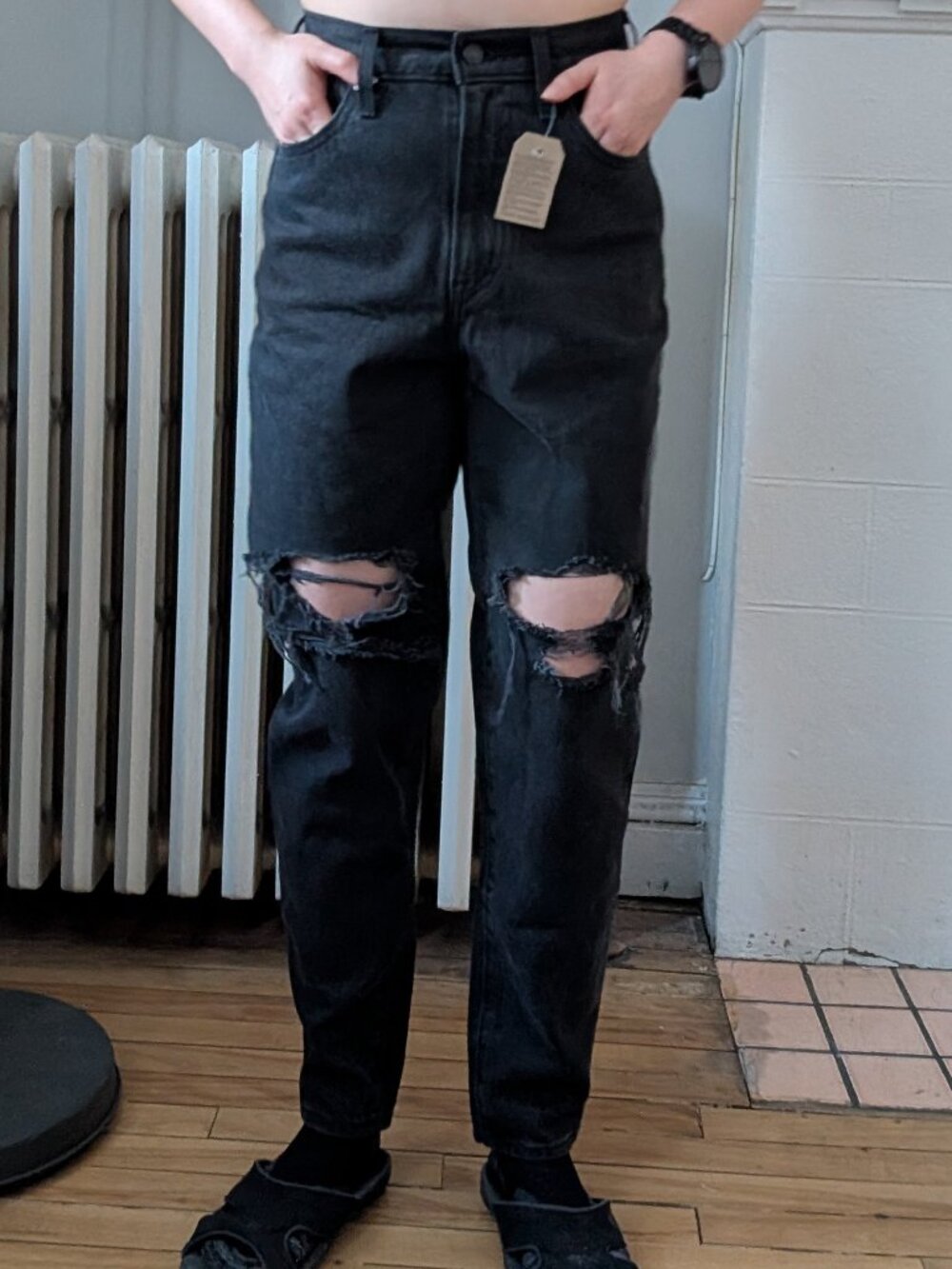 Levi's mom jeans - sz 28